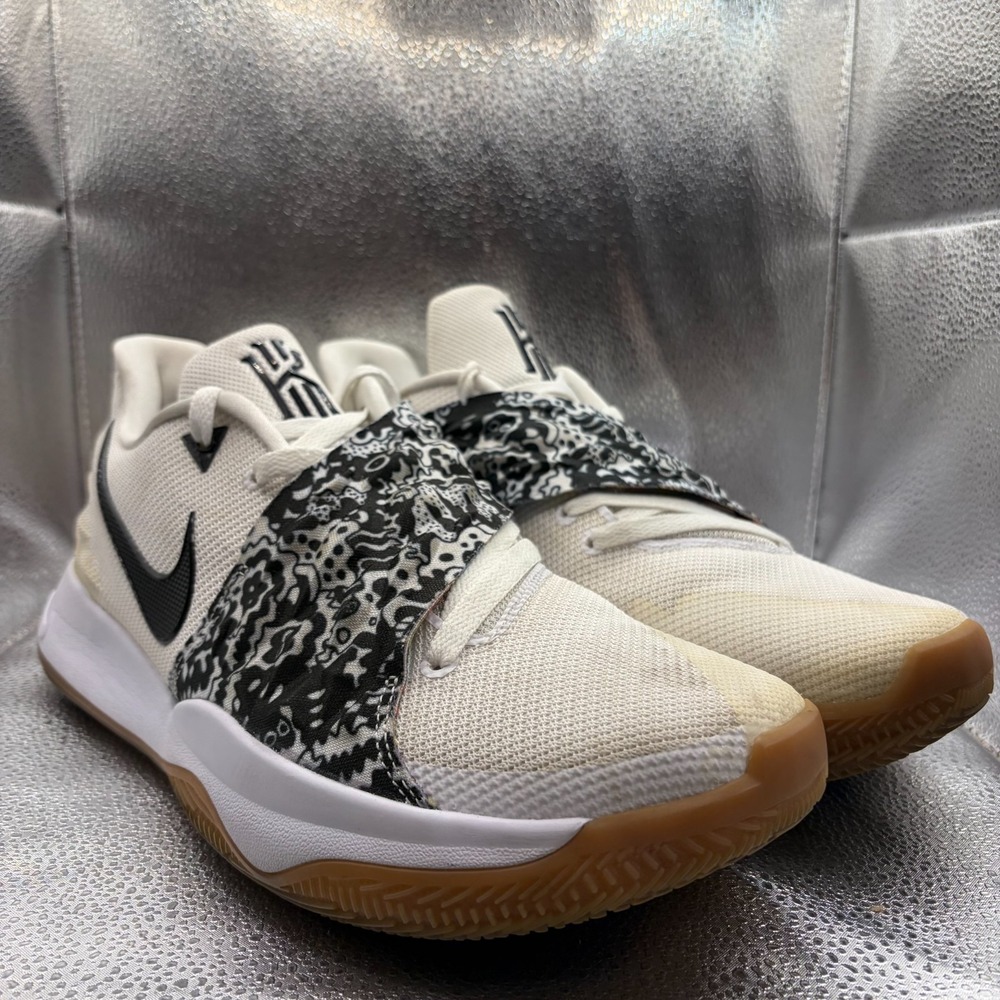 Size 13 Nike Kyrie Low 1 White/Black Mens Lace Up‎ Athletic Sneaker A08979-100